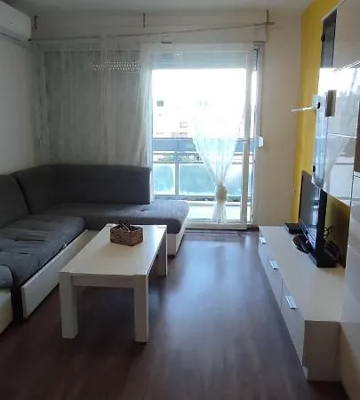 Predivan Dvosoban Stan Appartamento *